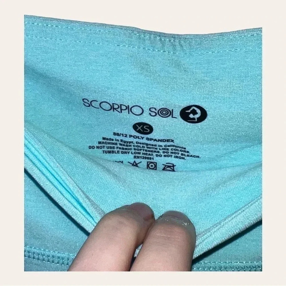 0362.‎ SCORPIO SOL AQUA ATHLETIC CAPRIS WITH WRAP AROUND LEGS SIZE XSMALL - Picture 4 of 7